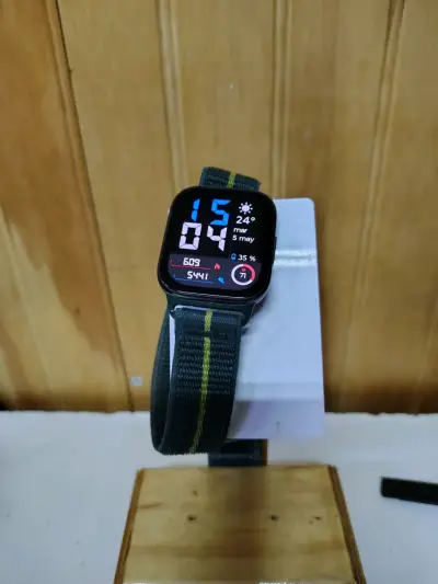 Smartwatch Motorola Moto Watch Fit usado - miniatura 3