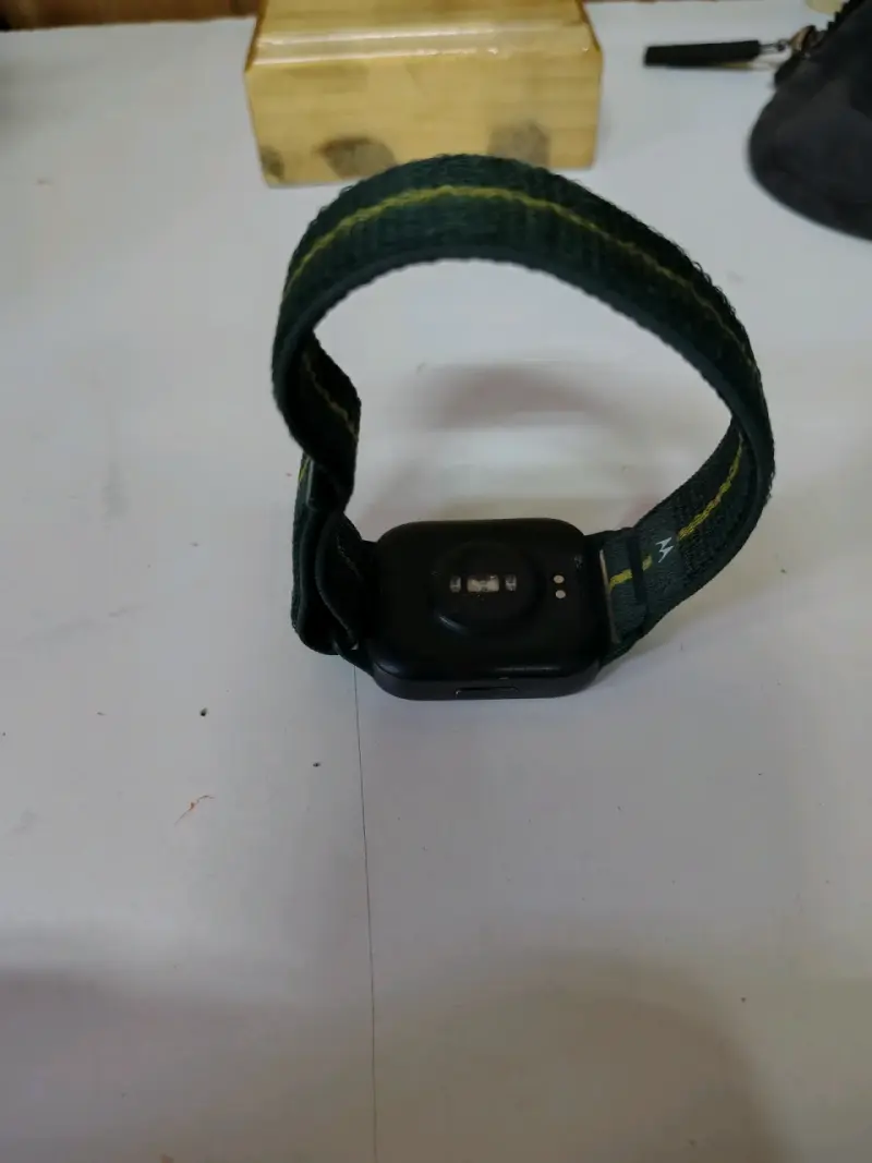 Smartwatch Motorola Moto Watch Fit usado - 4