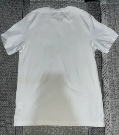 Polera Nike Air blanca con diseño gráfico - miniatura 2