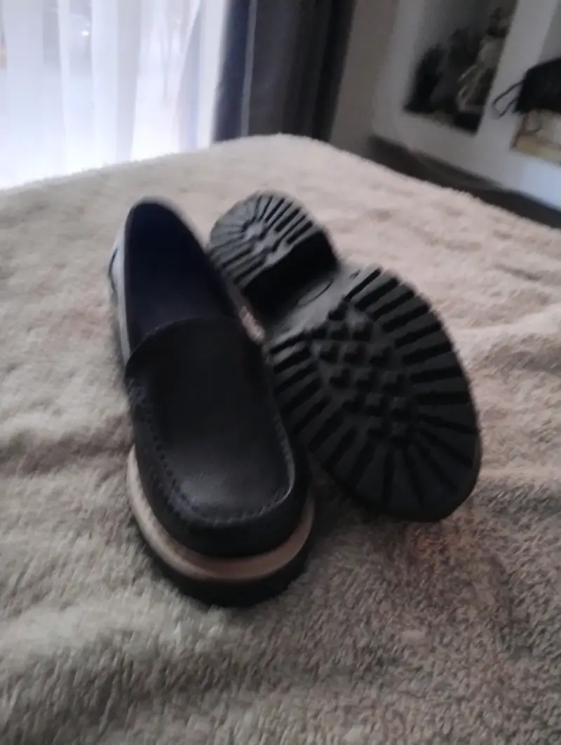 Zapatos mocasines de cuero negro para mujer - 2