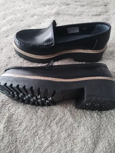 Zapatos mocasines de cuero negro para mujer - miniatura 3