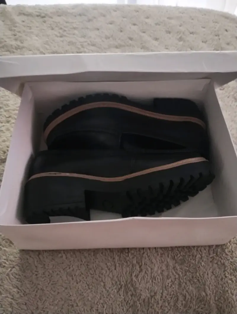Zapatos mocasines de cuero negro para mujer - 4