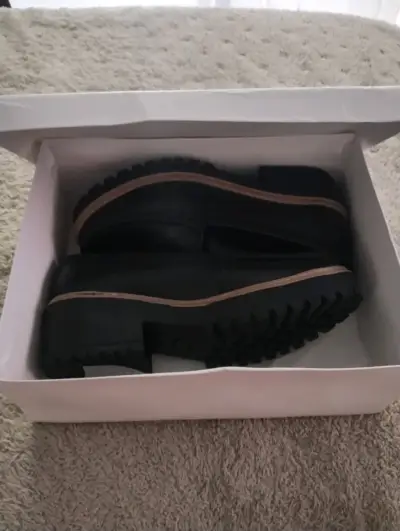 Zapatos mocasines de cuero negro para mujer - miniatura 4
