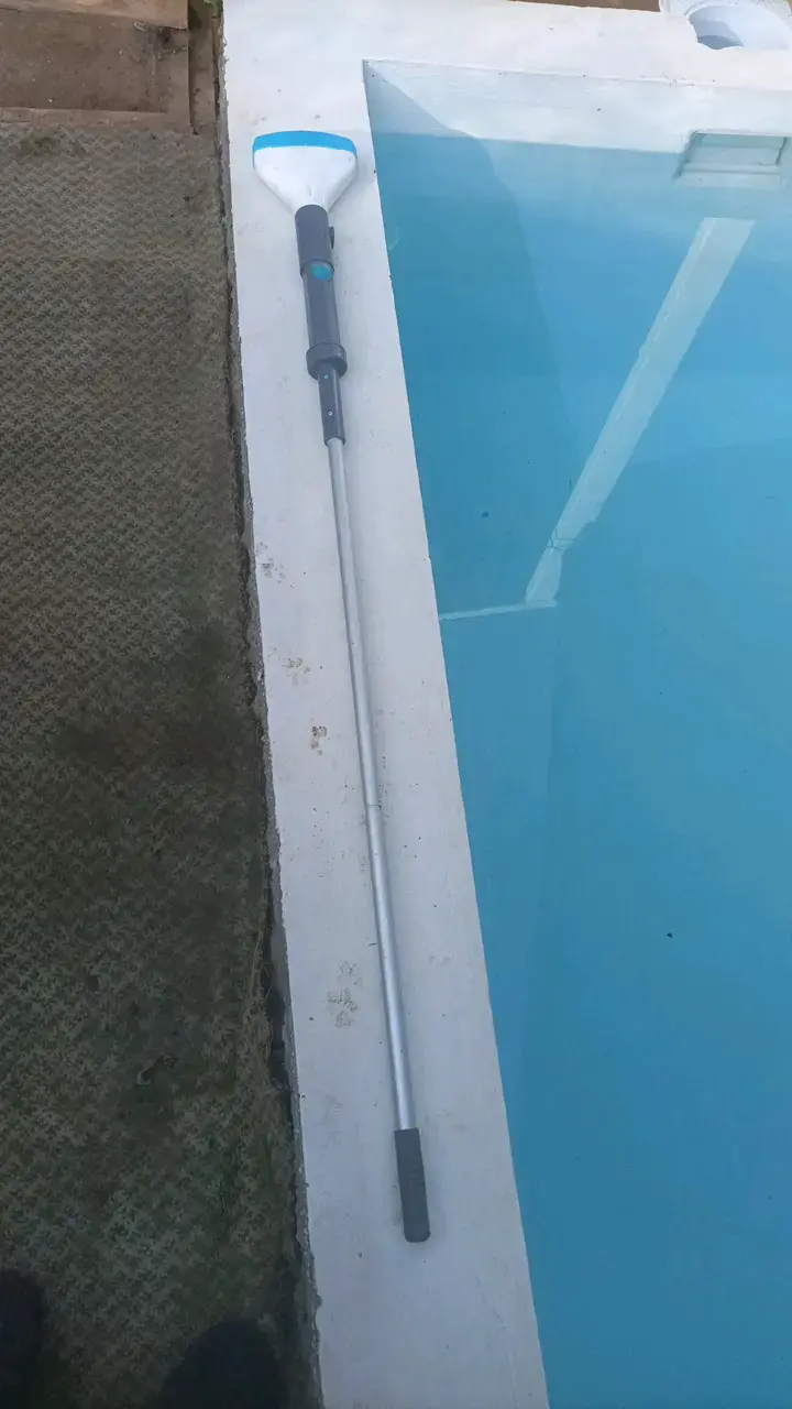 Aspiradora de piscina telescópico ajustable - 1