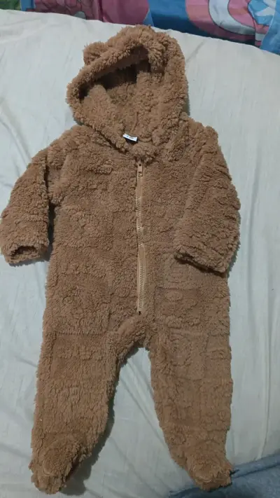 Enterito de bebé polar con capucha - miniatura 1
