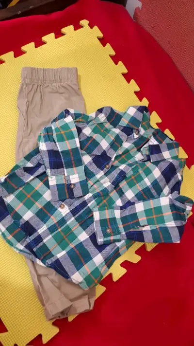 Conjunto infantil camisa y pantalón beige - miniatura 1
