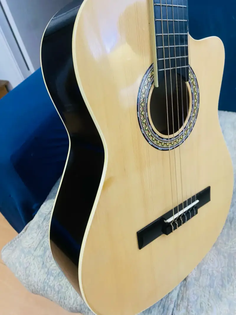 Guitarra acústica clásica de madera natural - 2