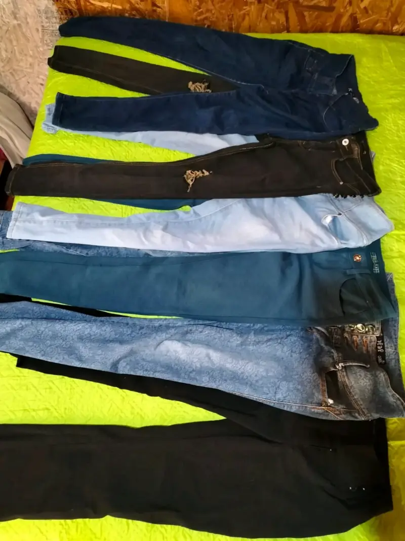 Lote de jeans para mujer en varios colores - 1