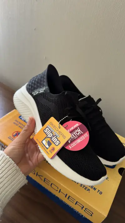 Zapatillas Skechers negras Slip-ins nuevas - miniatura 2