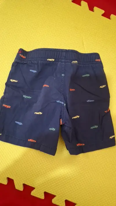 Shorts de niño Carter's con estampado de autos - miniatura 2