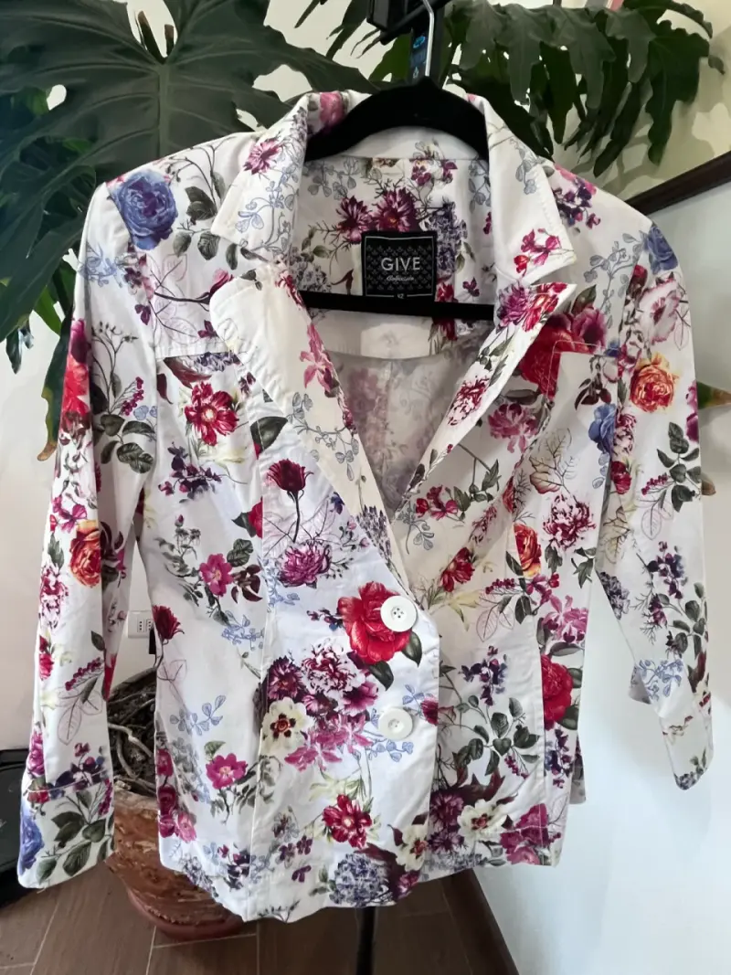Blazer floral para mujer elegante - 4