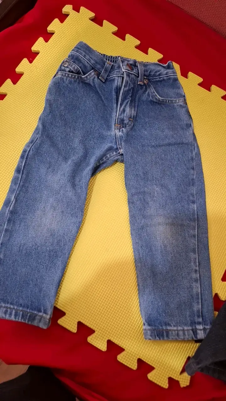 Lote de jeans para niños en buen estado - 2