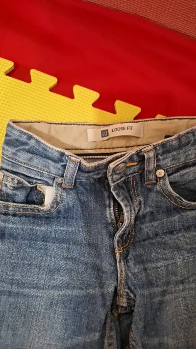 Jeans de niño azul desgastado - miniatura 2