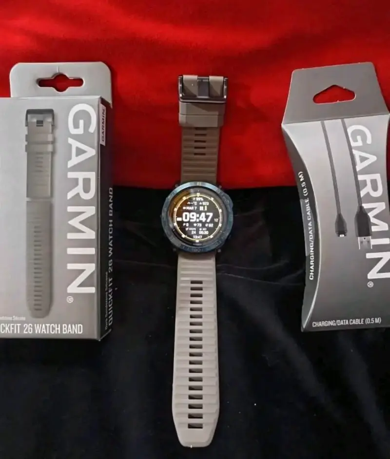 Reloj inteligente Garmin con GPS y altímetro - 4