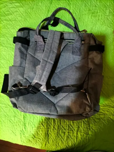 Mochila gris multifuncional de tela resistente - miniatura 1