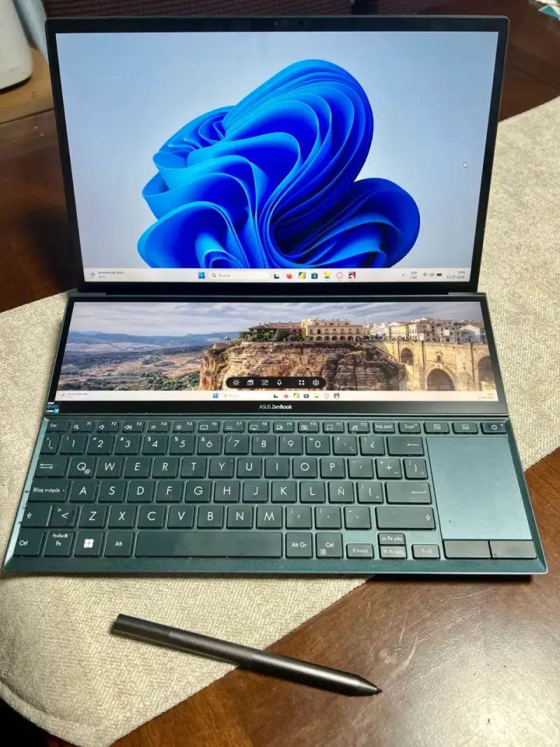 Laptop ASUS ZenBook Duo - 1