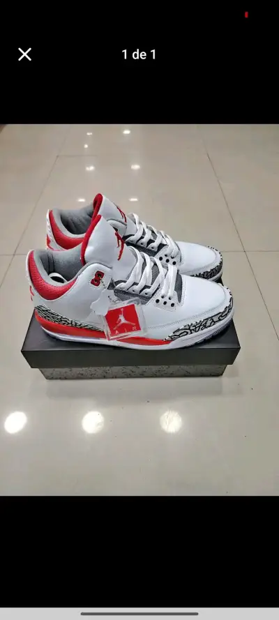 Zapatillas Air Jordan negras y rojas - miniatura 3