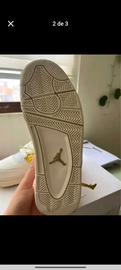 Zapatillas Air Jordan negras y rojas - miniatura 4