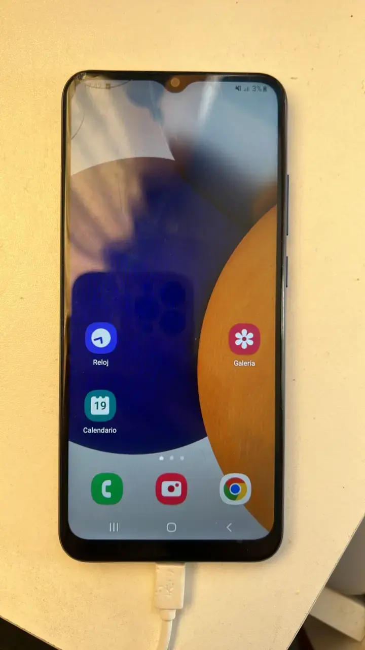 Smartphone Samsung Galaxy A03 en buen estado - 2