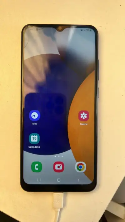 Smartphone Samsung Galaxy A03 en buen estado - miniatura 2