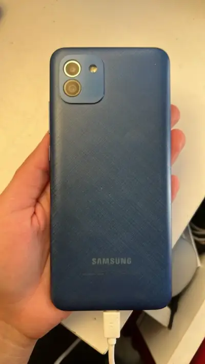 Smartphone Samsung Galaxy A03 en buen estado - miniatura 5