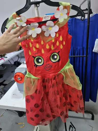 Disfraz infantil de fresa con flores talla 4/6 - miniatura 1