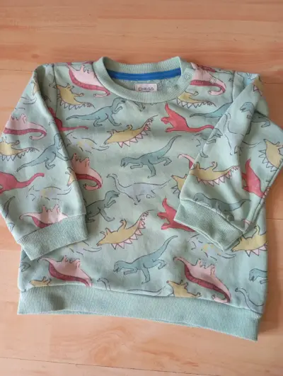 Lote de ropa infantil con polerones y pantalones - miniatura 5