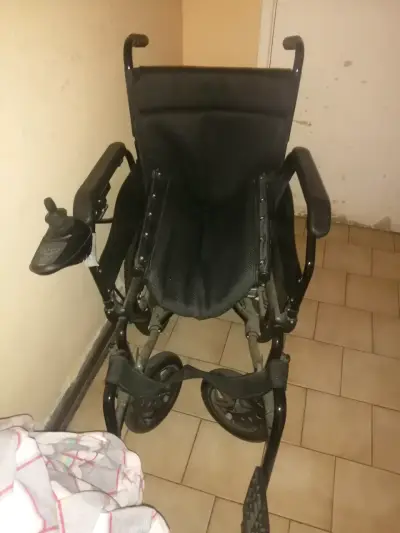 silla de rueda eléctrica - miniatura 3