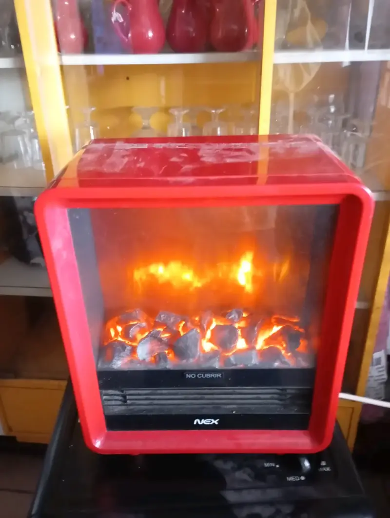 Estufa eléctrica NEX roja con efecto llama - 1