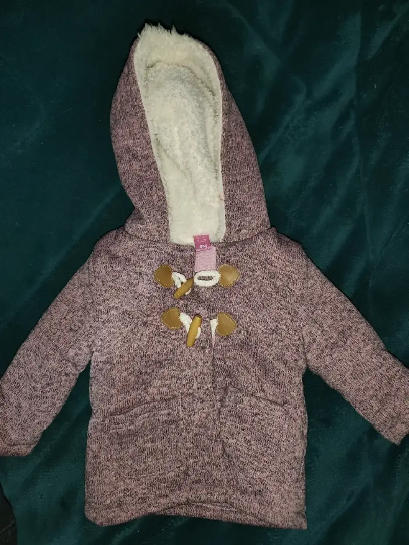 Chaqueta infantil rosada con capucha - 4