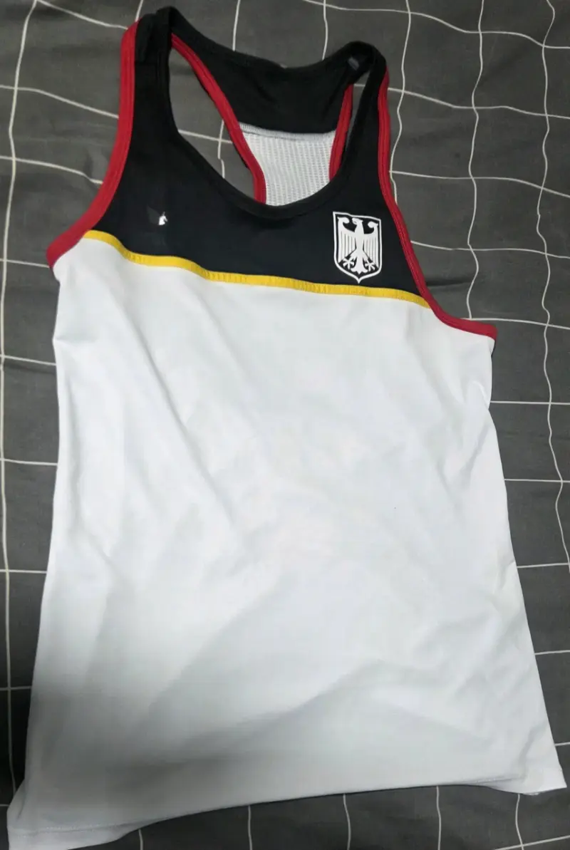 Polera deportiva Alemania sin mangas - 1