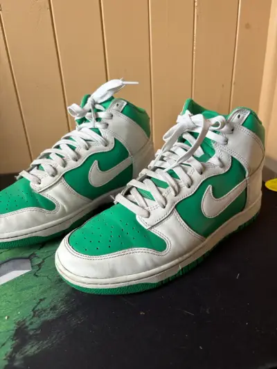 Zapatillas deportivas Nike verde y blanco - miniatura 1