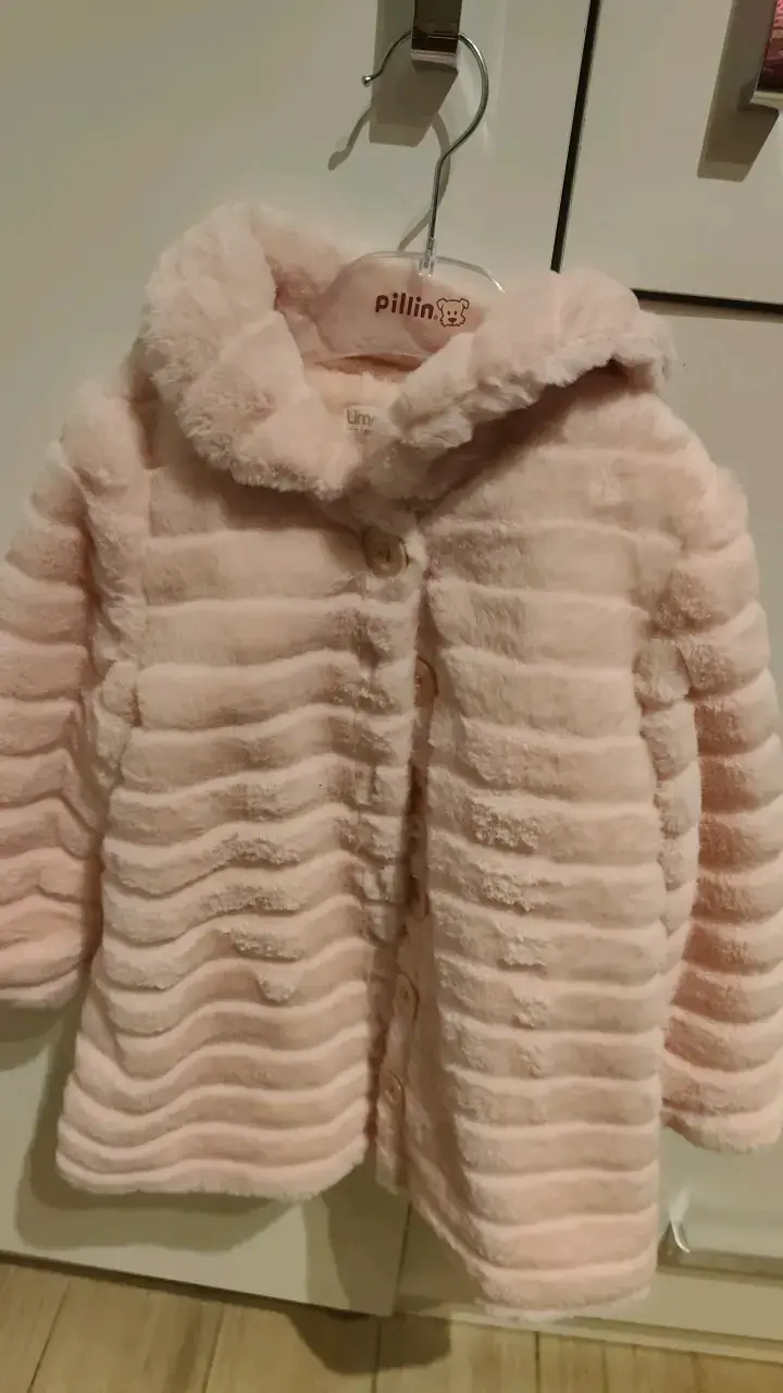 Abrigo de peluche rosado para niña limonada