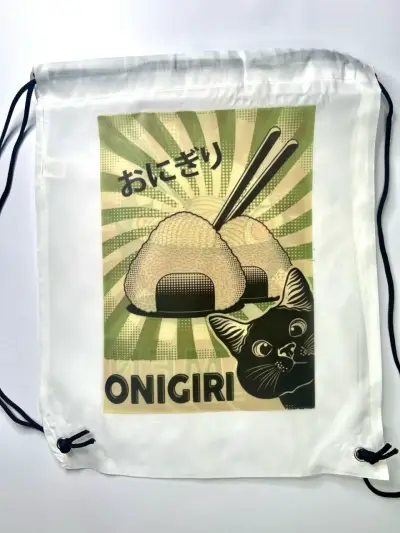 Mochila saco con diseño de onigiri y gato - miniatura 1