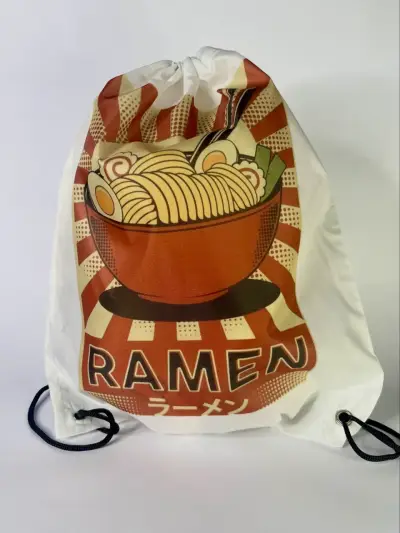 Mochila saco con diseño de onigiri y gato - miniatura 3