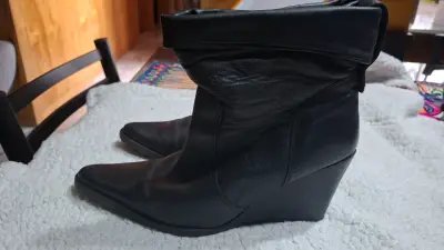 Botines de cuero negro con tacón alto - miniatura 2