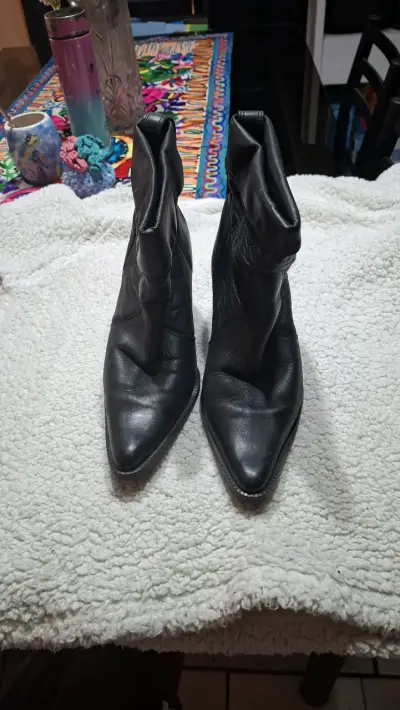 Botines de cuero negro con tacón alto - miniatura 3