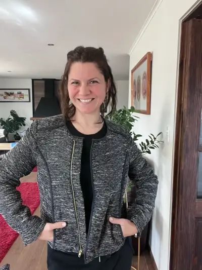 Chaqueta de mujer gris con cierre dorado - miniatura 1