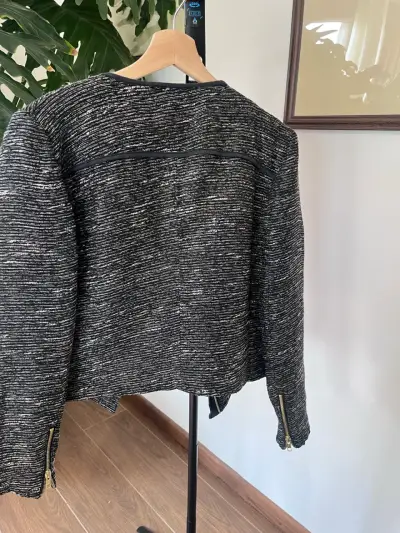 Chaqueta de mujer gris con cierre dorado - miniatura 3