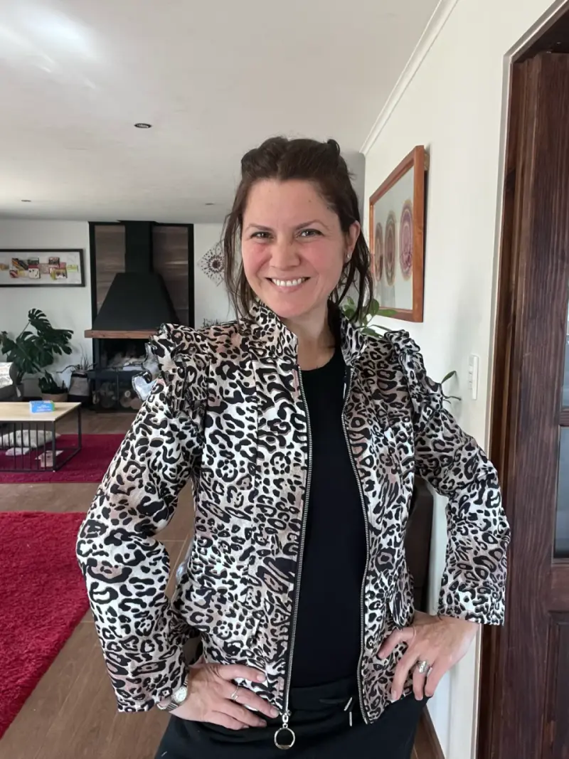 Chaqueta animal print con cierre frontal - 1