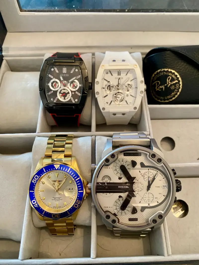 Reloje Guess, Diesel y invicta de lujo