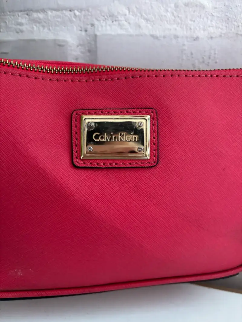 Cartera Calvin Klein roja con cadena - 2