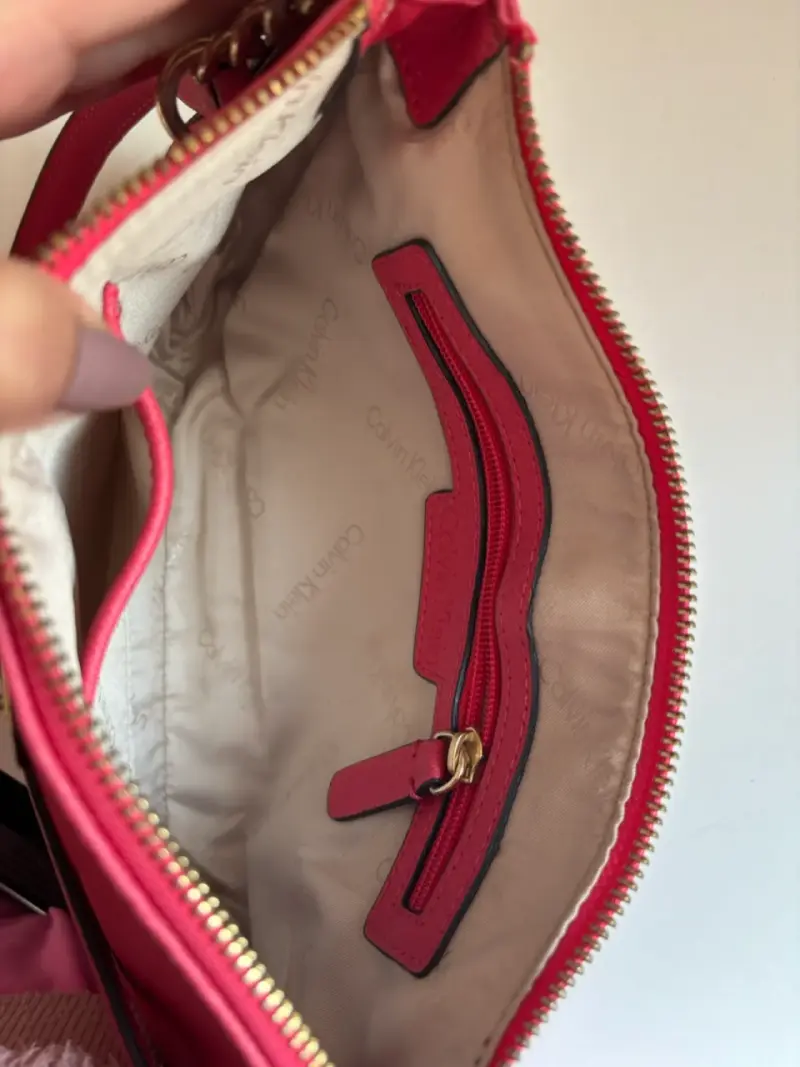 Cartera Calvin Klein roja con cadena - 5
