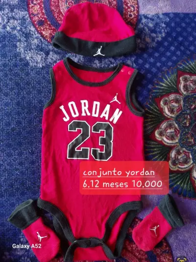 Conjunto bebé Jordan y otros conjuntos de niño - miniatura 1