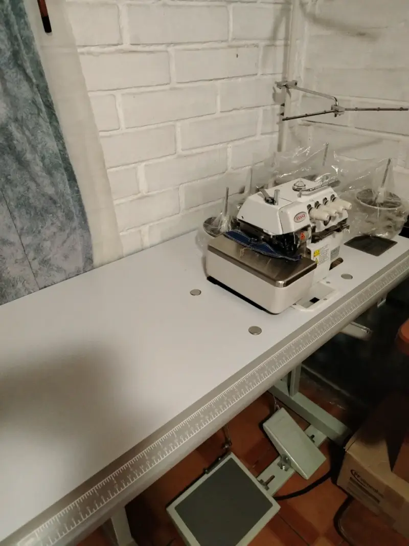 Máquina overlock Bsq-757D. Industrial con mes - 1