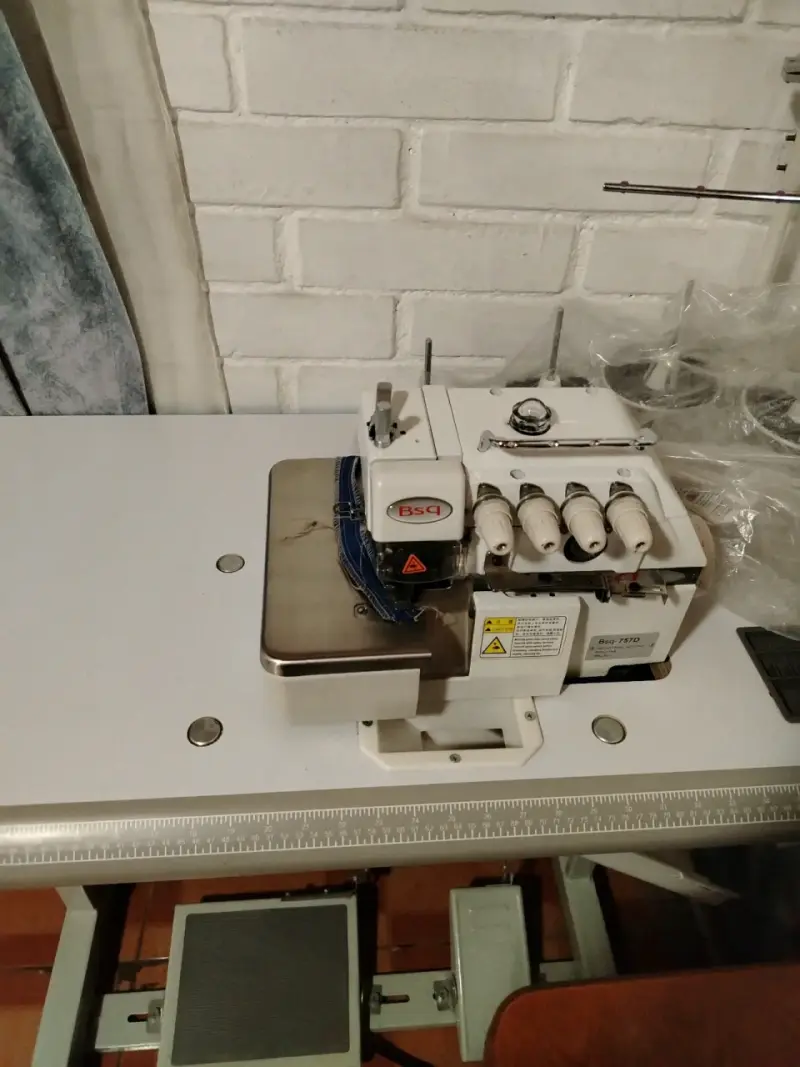 Máquina overlock Bsq-757D. Industrial con mes - 4