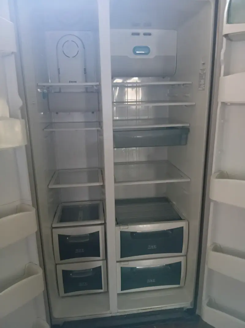 Refrigerador side by side Daewoo en buen estado - 2