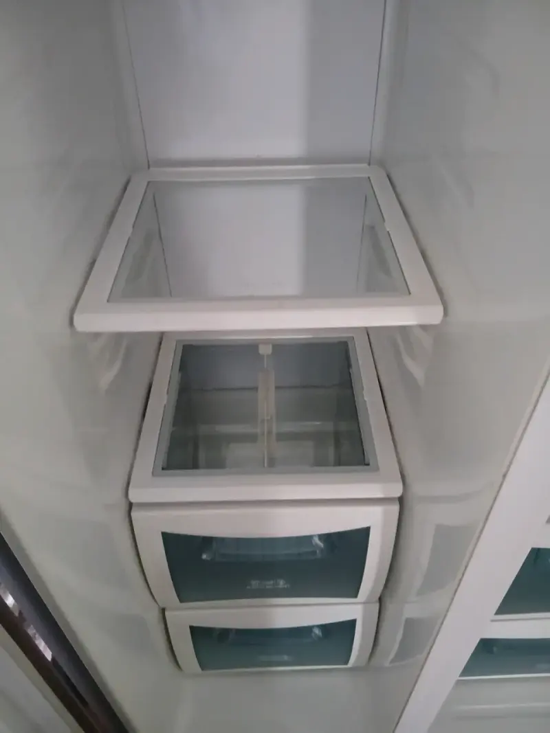 Refrigerador side by side Daewoo en buen estado - 3