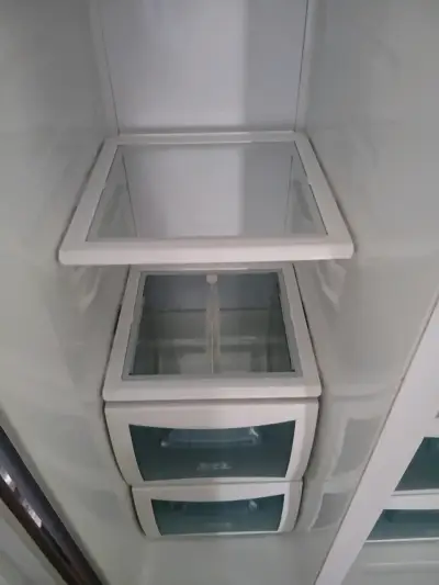 Refrigerador side by side Daewoo en buen estado - miniatura 3