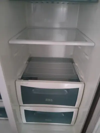 Refrigerador side by side Daewoo en buen estado - miniatura 5